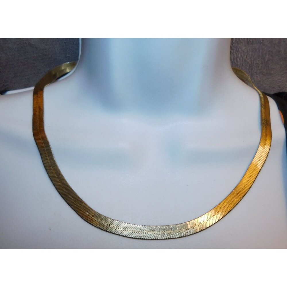 Simple Gold Tone Flat Ribbon Chain Necklace